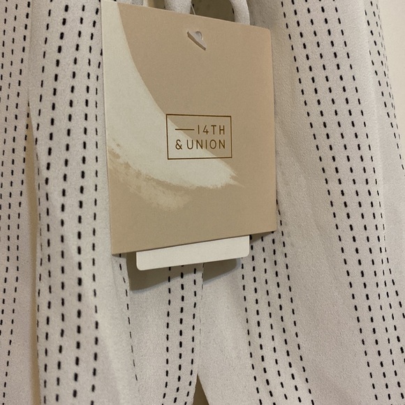 Ivory blouse - Picture 3 of 4